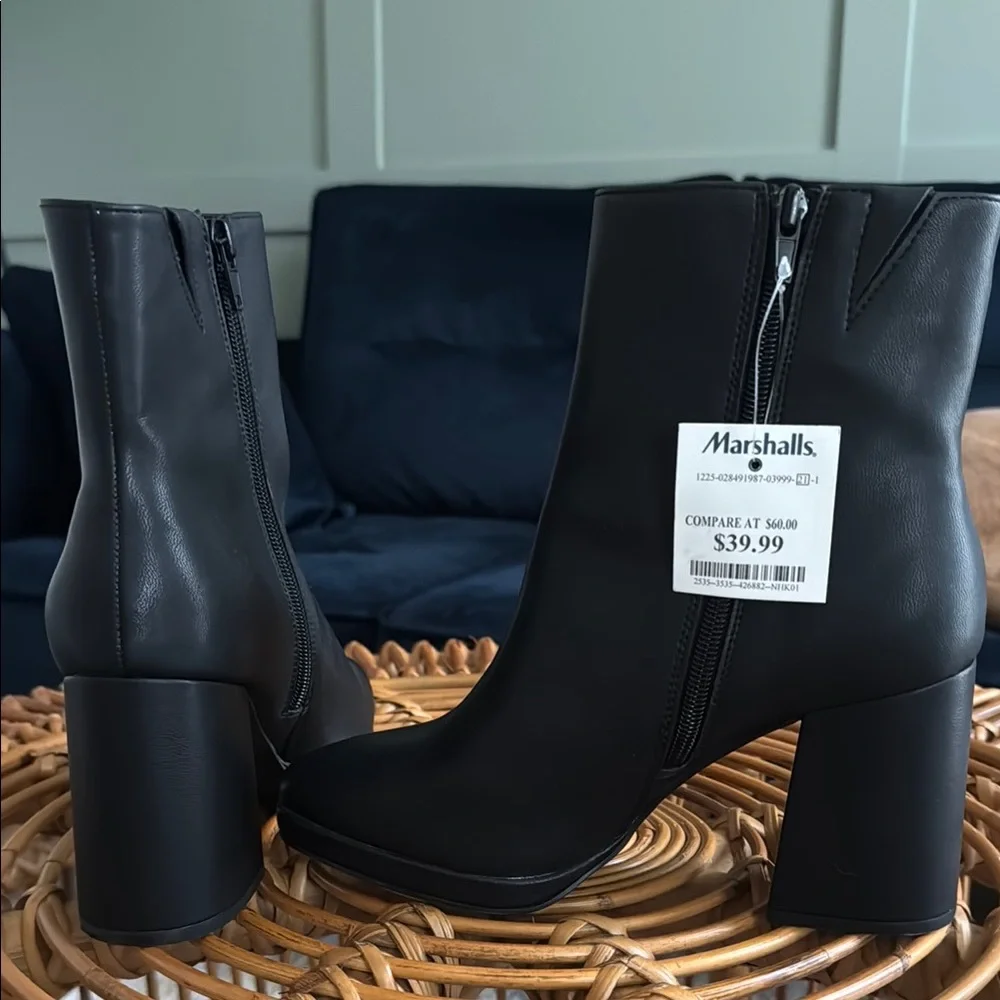 Black Ankle Boots Size 7 - Picture 4 of 5